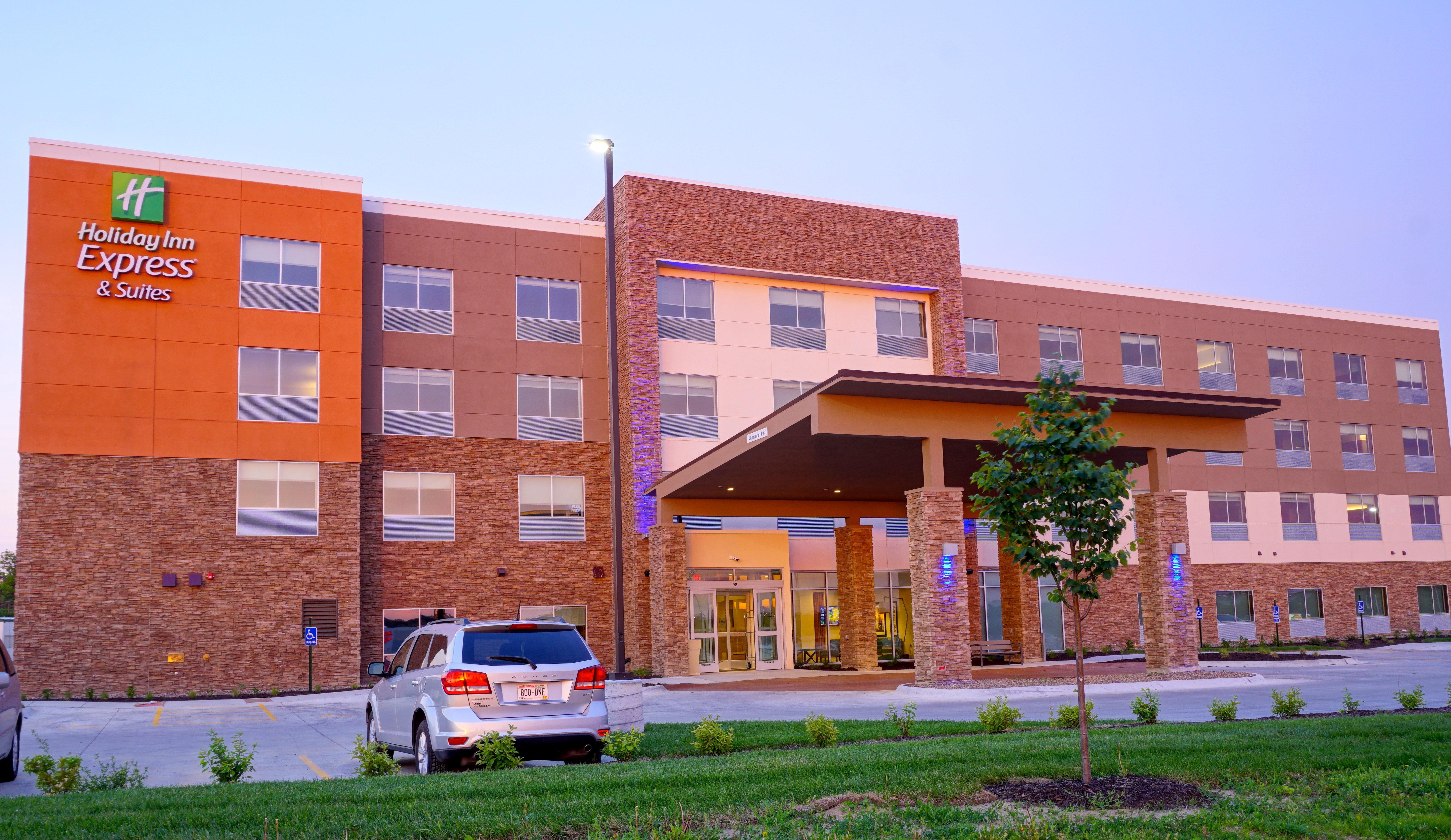 Holiday Inn Express & Suites Omaha - Millard Area By Ihg Ngoại thất bức ảnh